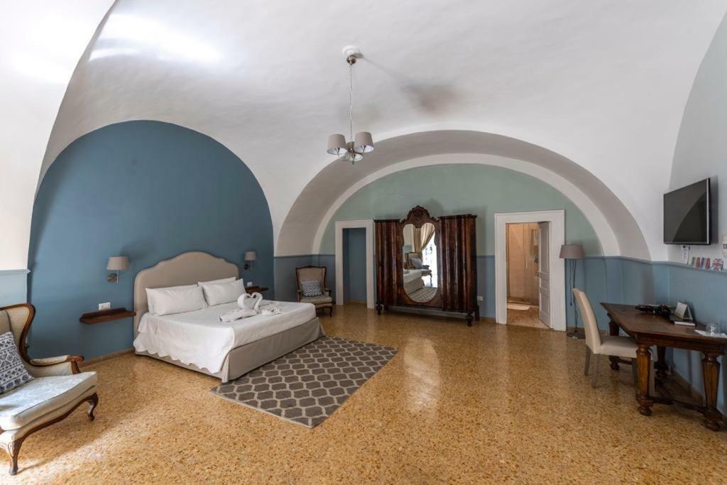 Aragonese Luxury 5* Naples